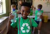 Cuidando la naturalesa con escula de reciclaje