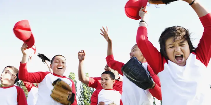  A través de deportes como béisbol se aplica y desarrolla la motricidad fina 