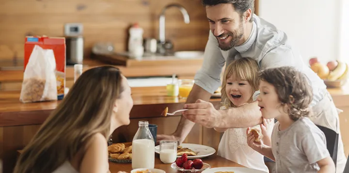 En vacaciones familia mantiene una alimentación balanceada desde el desayuno 