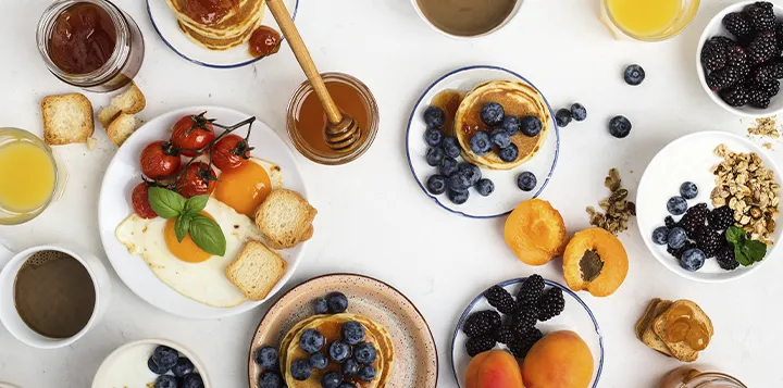 Desayuno energético que incluye todos los grupos de alimentos