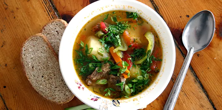  Sopa de verduras como una cena saludable para niños 