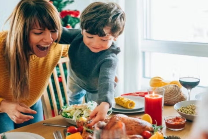 Desayunos navideños colombianos calentado de la cena de navidad